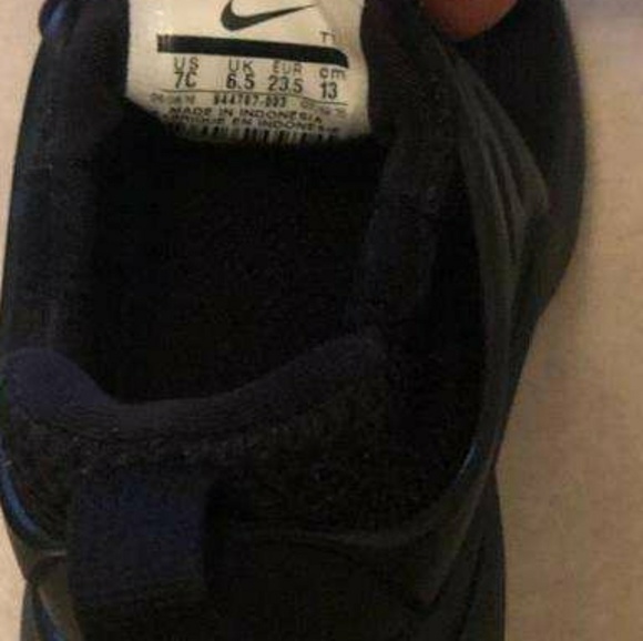 Toddler Nike's size 7c - Picture 3 of 3